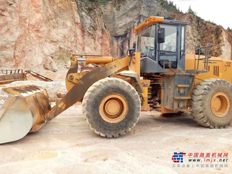 云南出售转让二手3256小时2015年龙工LG855D装载机