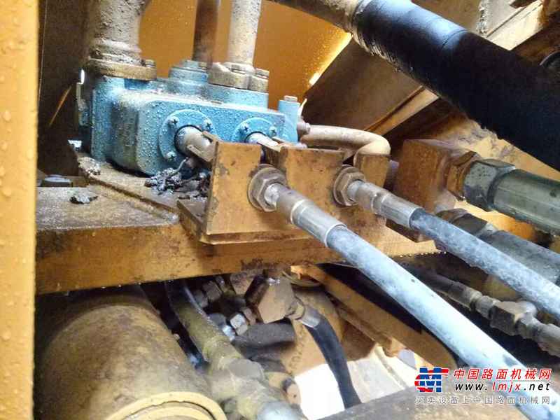 云南出售转让二手5328小时2010年龙工LG850装载机