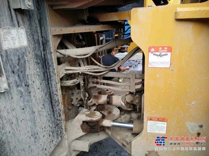 山西出售转让二手4000小时2012年山工SEM650B装载机