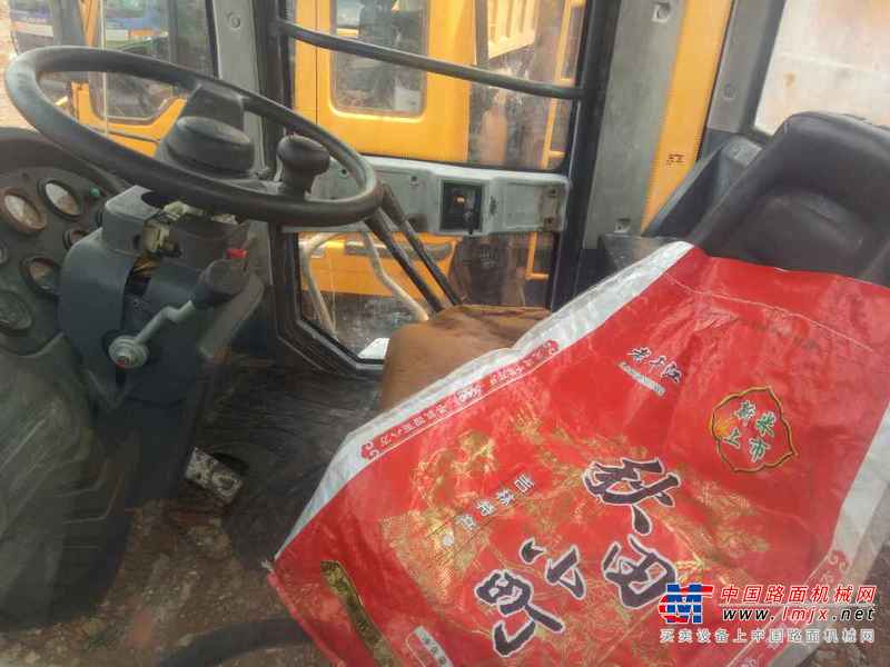 云南出售转让二手6528小时2010年龙工LG855B装载机