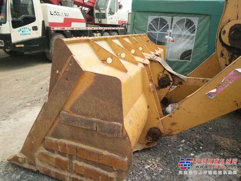 辽宁出售转让二手2000小时2010年山工SEM652B装载机