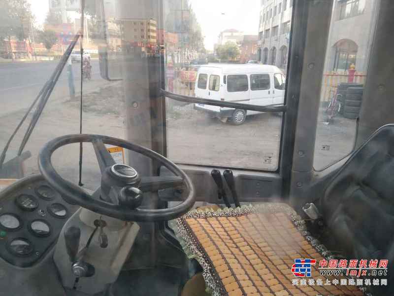 辽宁出售转让二手3000小时2011年龙工LG833B装载机