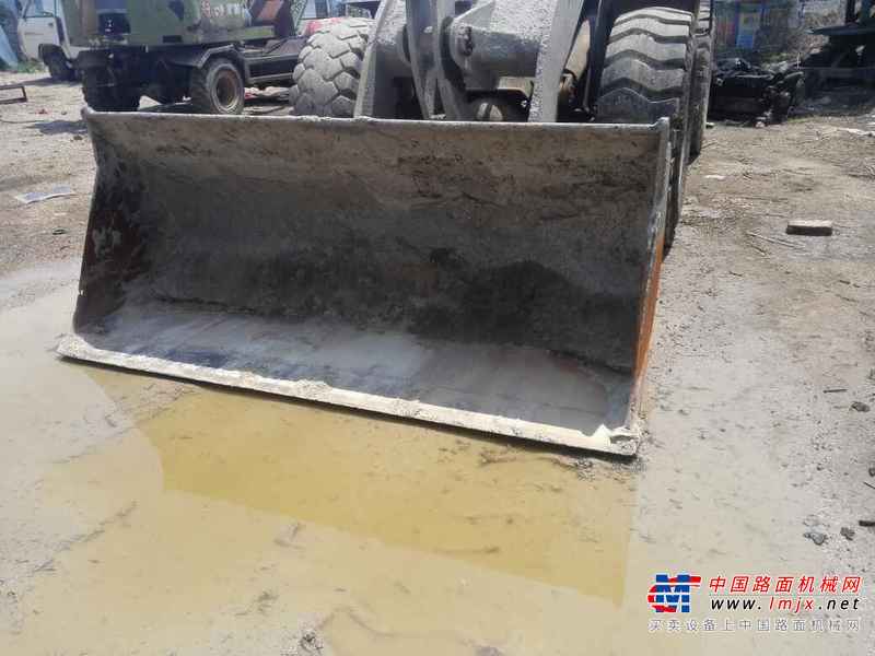 辽宁出售转让二手9000小时2010年龙工LG833装载机