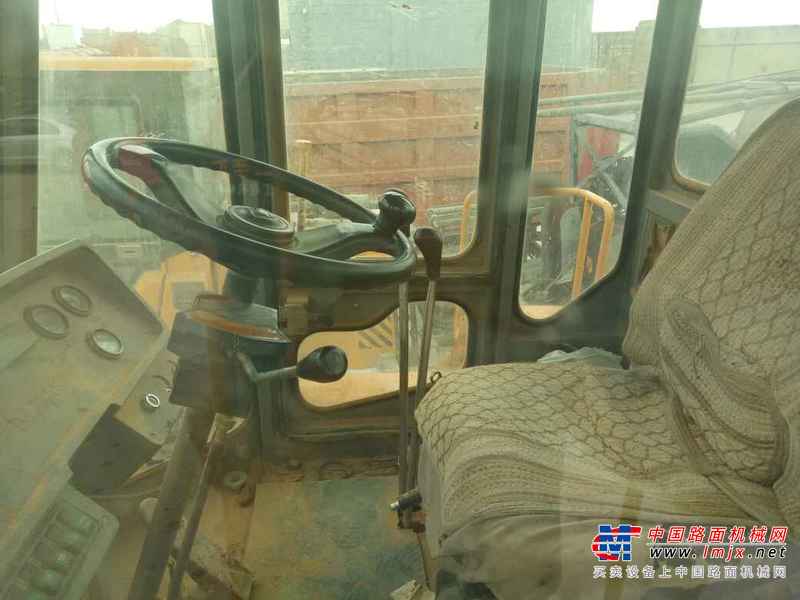 云南出售转让二手8547小时2010年徐工LW521F装载机