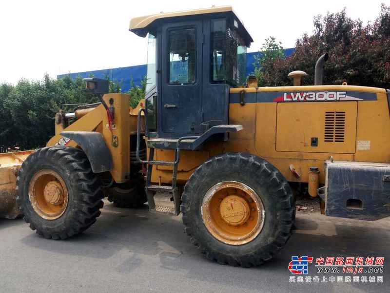 河北出售转让二手8000小时2009年徐工LW300F装载机