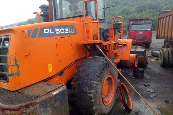 江西出售转让二手8600小时2010年斗山DL503装载机