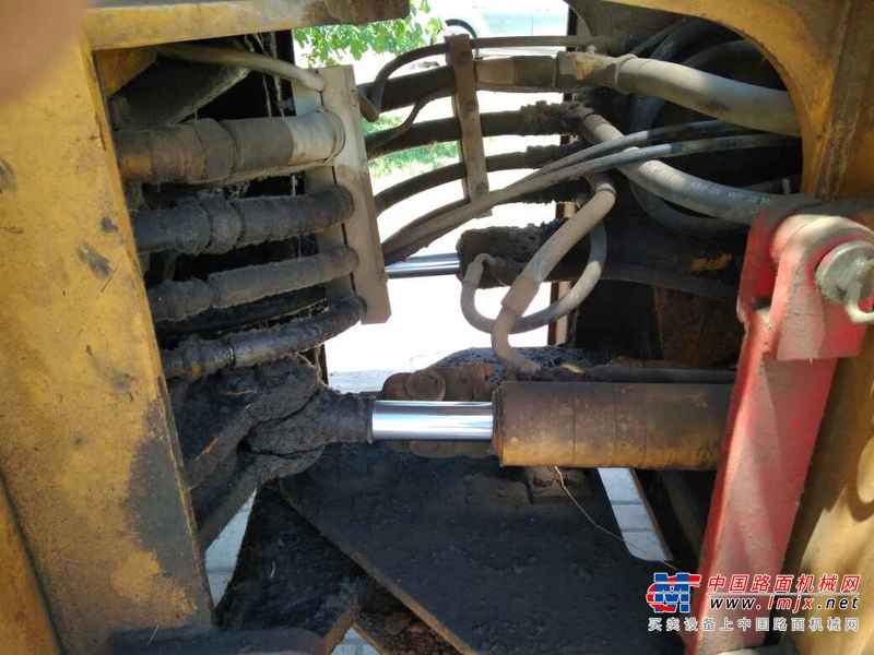 河北出售转让二手5000小时2011年龙工LG833G装载机