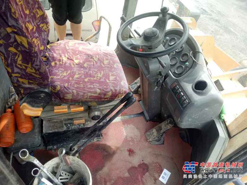 陕西出售转让二手5600小时2014年龙工LG855D装载机