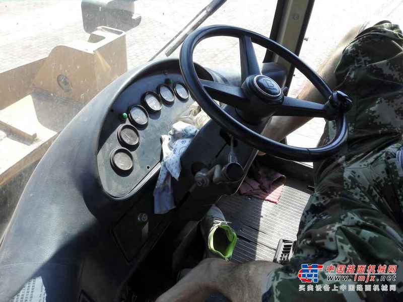辽宁出售转让二手3000小时2007年龙工LG853装载机