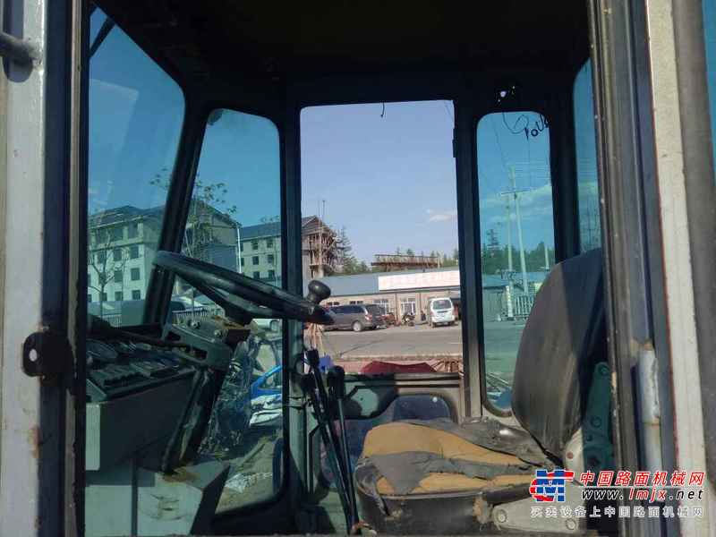 吉林出售转让二手6444小时2004年徐工LW320F装载机