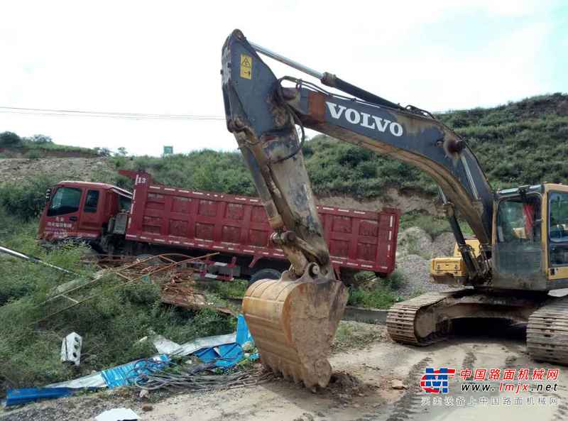 山西出售转让二手11000小时2009年沃尔沃EC240B挖掘机