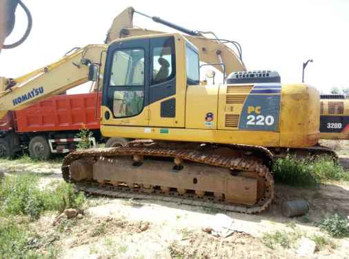 山西出售转让二手2800小时2010年小松PC200挖掘机
