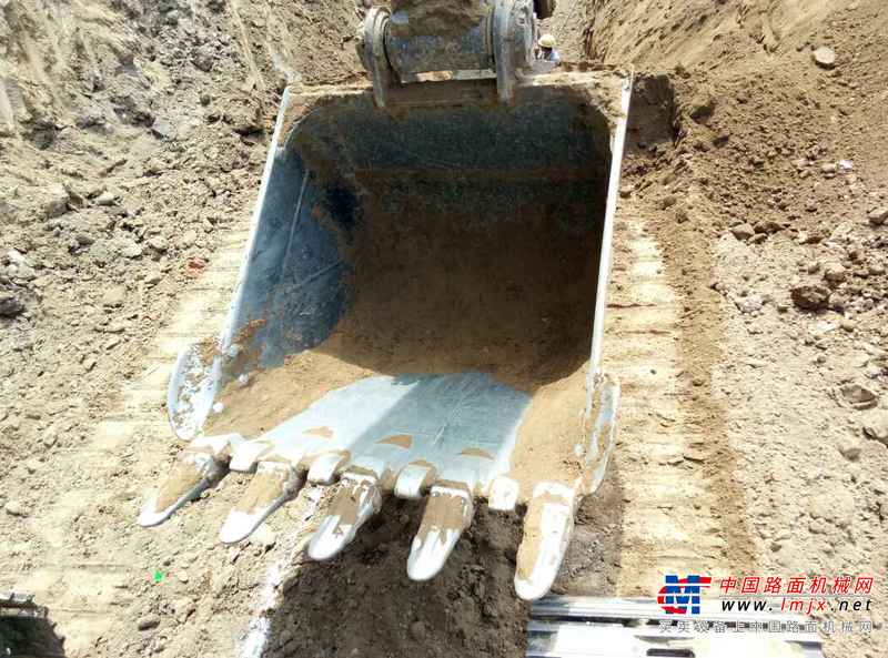 山西出售转让二手3700小时2013年沃尔沃EC210B挖掘机