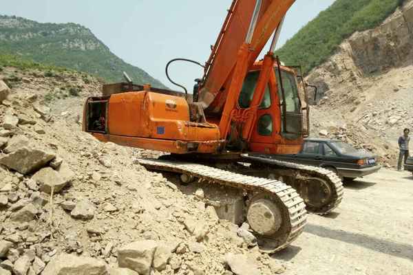 山西出售转让二手9000小时2004年大宇DH300LC挖掘机