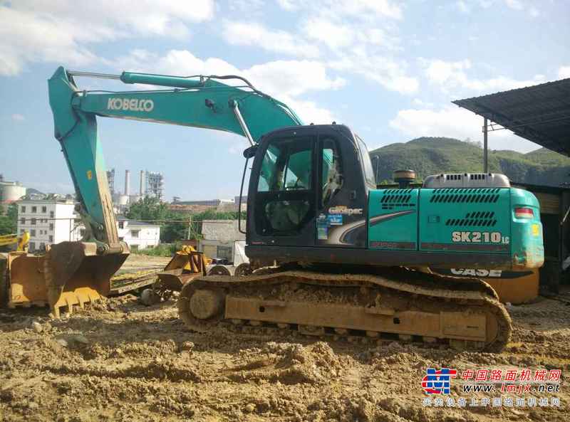 贵州出售转让二手4767小时2011年神钢SK210LC挖掘机