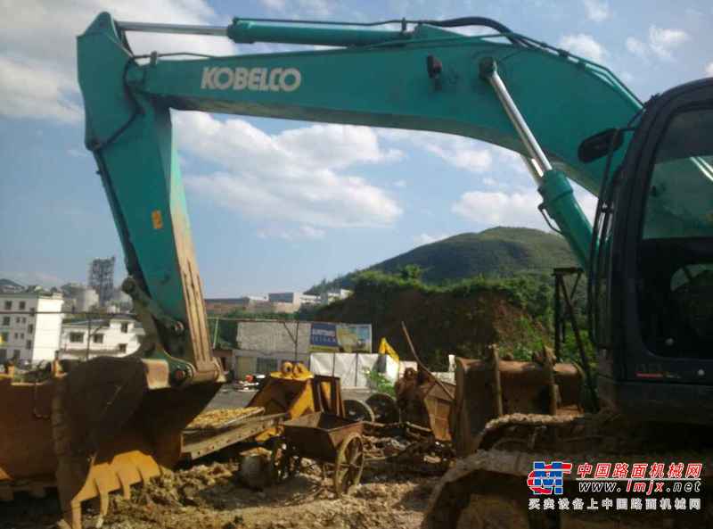 贵州出售转让二手4767小时2011年神钢SK210LC挖掘机