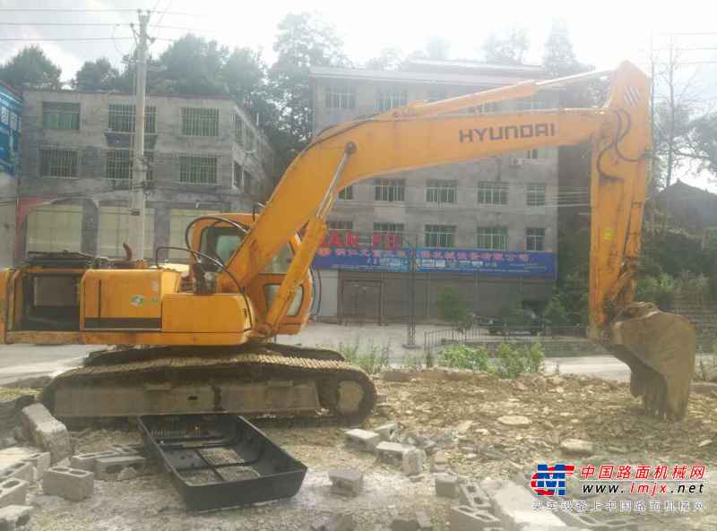 贵州出售转让二手13000小时2007年现代R210挖掘机