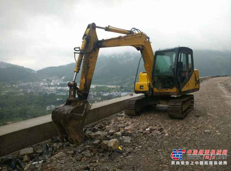 贵州出售转让二手13000小时2008年山重建机JCM907C挖掘机