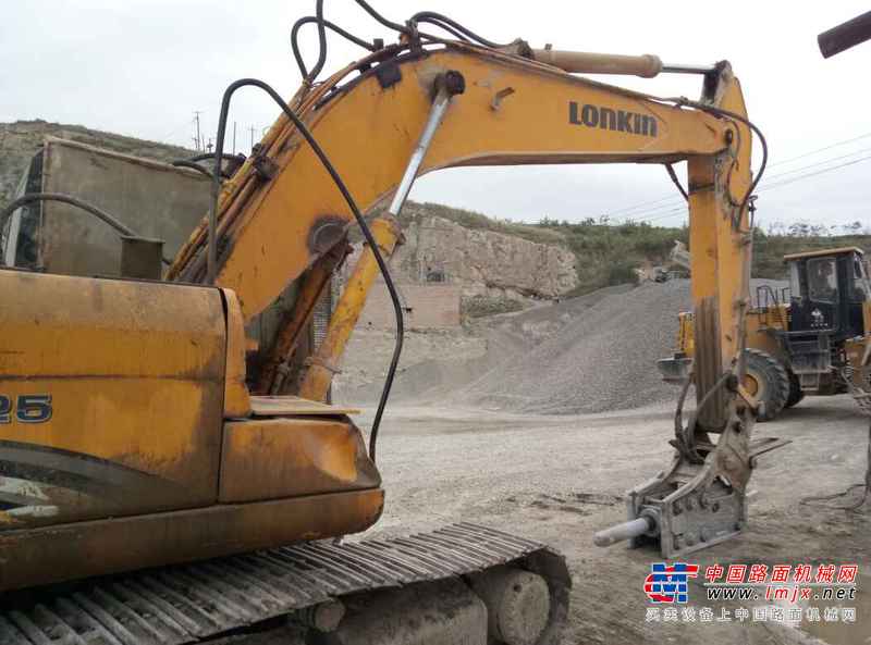 山西出售转让二手8000小时2010年龙工LG6225挖掘机