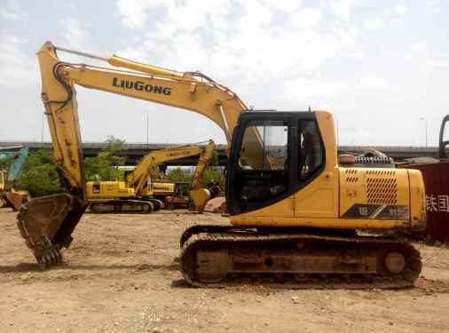 云南出售转让二手10357小时2008年柳工CLG915C挖掘机