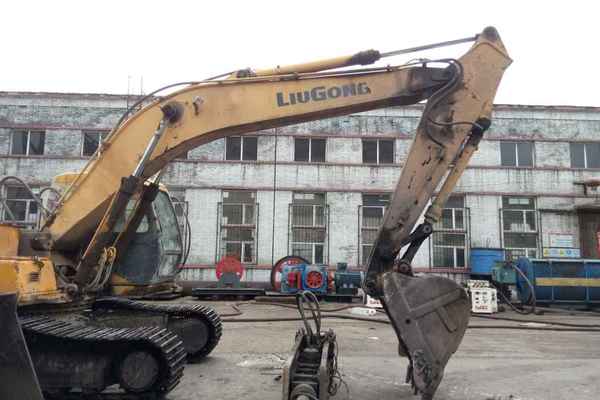 山西出售转让二手15000小时2006年柳工CLG220挖掘机