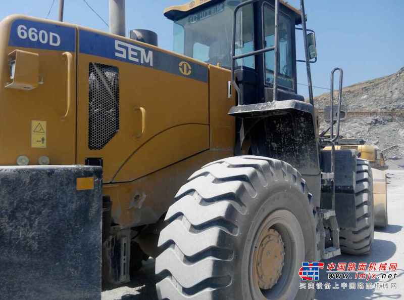 辽宁出售转让二手3000小时2017年山工SEM655D装载机
