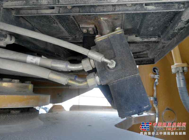 辽宁出售转让二手3000小时2017年山工SEM655D装载机