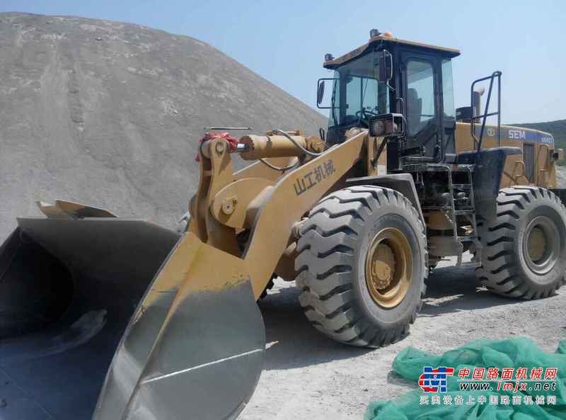 辽宁出售转让二手3000小时2017年山工SEM655D装载机