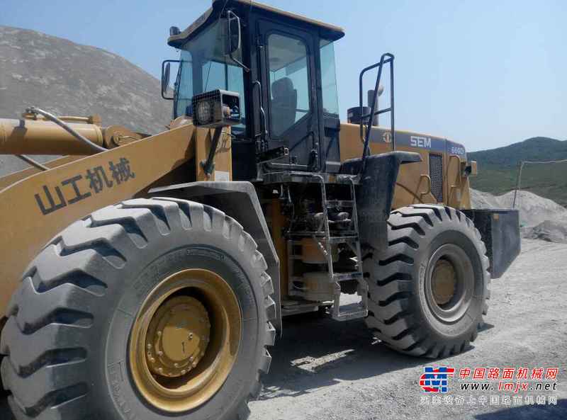 辽宁出售转让二手3000小时2017年山工SEM655D装载机