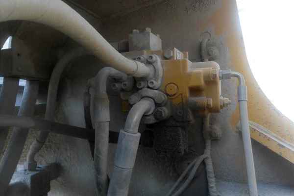 辽宁出售转让二手7500小时2012年徐工ZL50G装载机