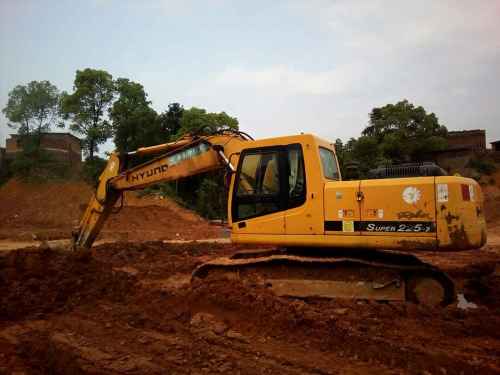 江西出售转让二手17000小时2009年现代R215挖掘机