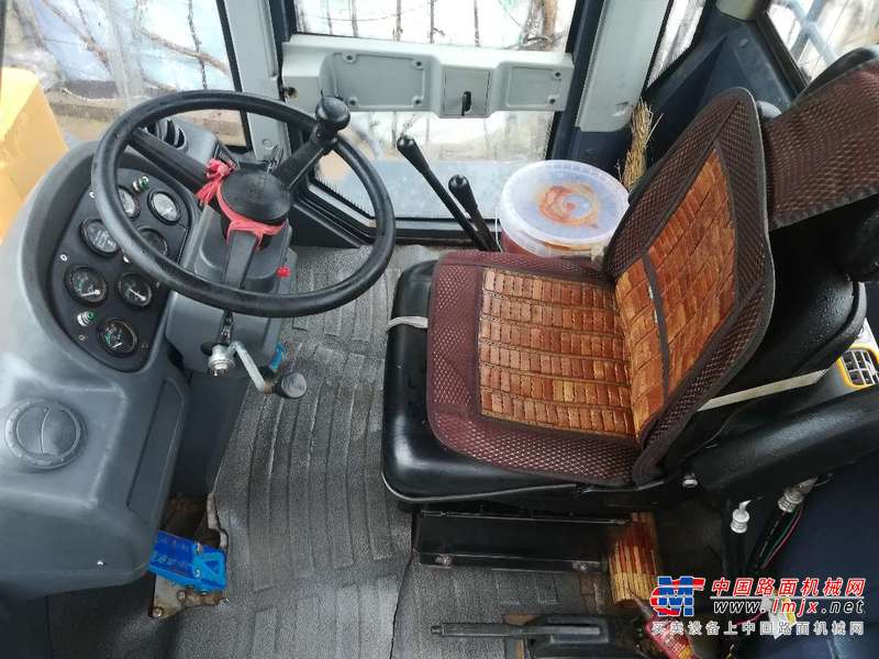 陕西出售转让二手2400小时2015年龙工LG855D装载机