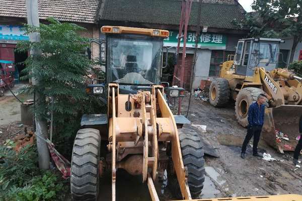 陕西出售转让二手5000小时2011年龙工LG833B装载机