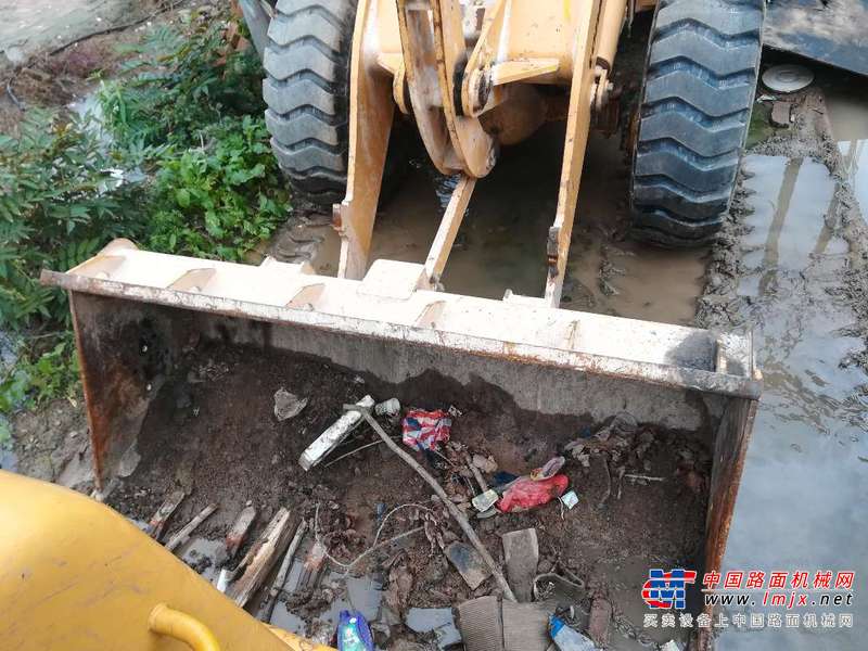 陕西出售转让二手5000小时2011年龙工LG833B装载机