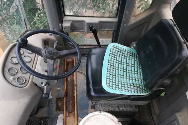 陕西出售转让二手5000小时2011年龙工LG833B装载机