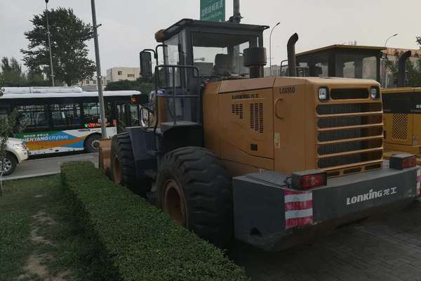 辽宁出售转让二手4000小时2014年龙工LG855D装载机
