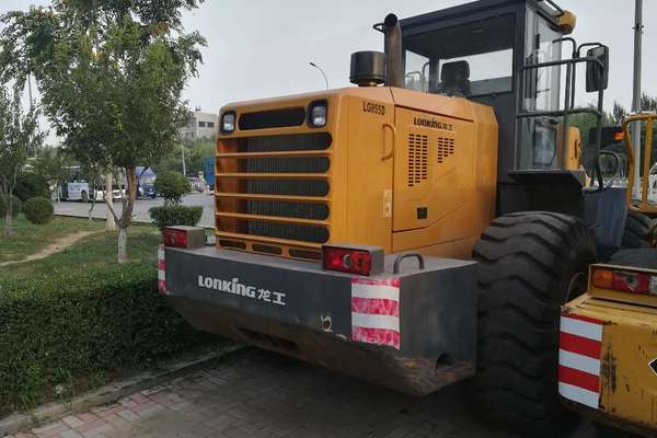辽宁出售转让二手4000小时2014年龙工LG855D装载机