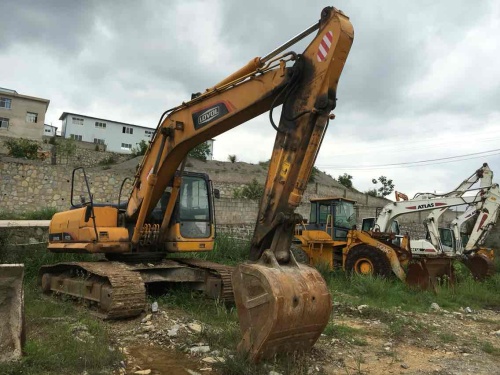 贵州出售转让二手5300小时2011年福田雷沃FR220挖掘机