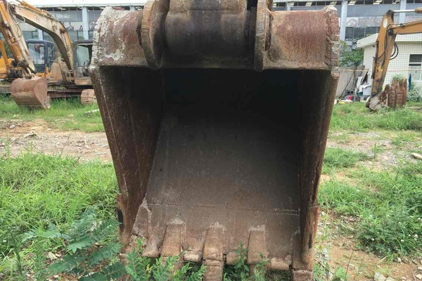 贵州出售转让二手4800小时2011年福田雷沃FR220挖掘机