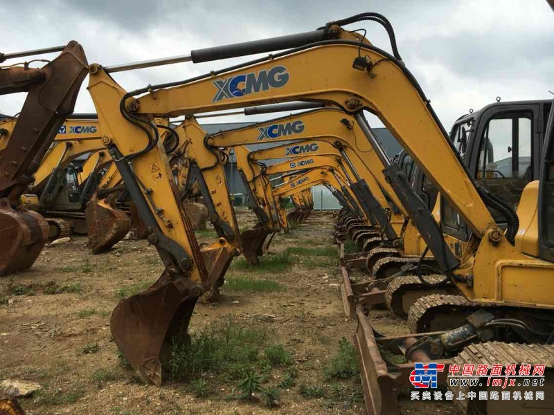 贵州出售转让二手2289小时2013年徐工XE60挖掘机