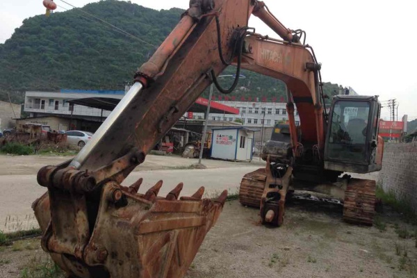 贵州出售转让二手11000小时2010年日立ZX240挖掘机