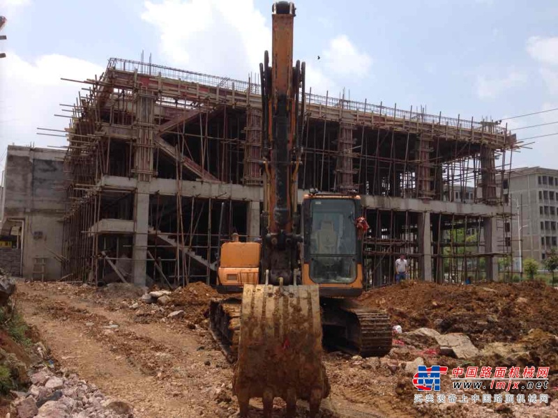 贵州出售转让二手4200小时2013年三一重工SY135C挖掘机