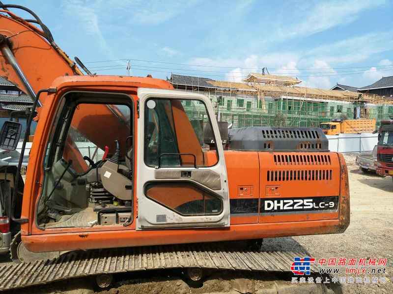 贵州出售转让二手6805小时2011年斗山DH225LC挖掘机