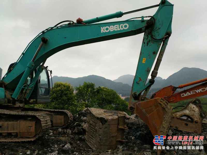 贵州出售转让二手6152小时2012年神钢SK260LC挖掘机