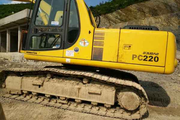 贵州出售转让二手25000小时2002年小松PC200挖掘机