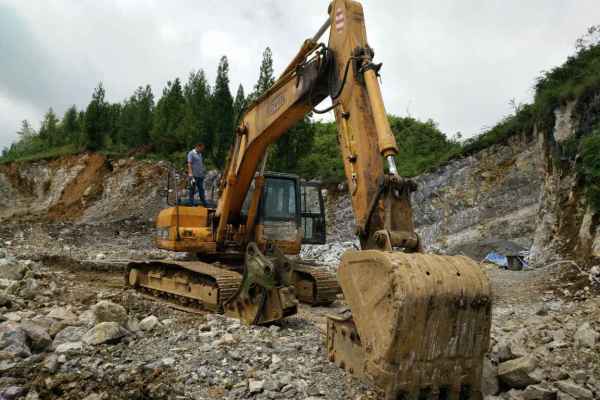 贵州出售转让二手6145小时2009年福田雷沃FR210挖掘机