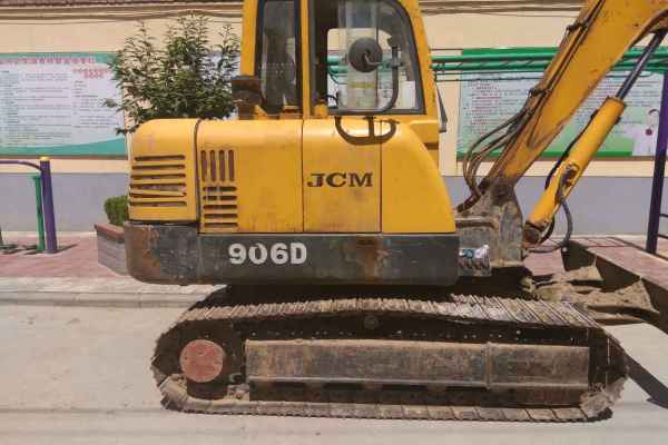 陕西出售转让二手3400小时2011年山重建机JCM906D挖掘机