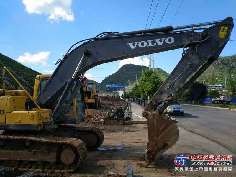 贵州出售转让二手4520小时2014年沃尔沃EC210B挖掘机