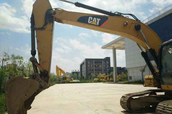 贵州出售转让二手7189小时2010年卡特彼勒324D挖掘机
