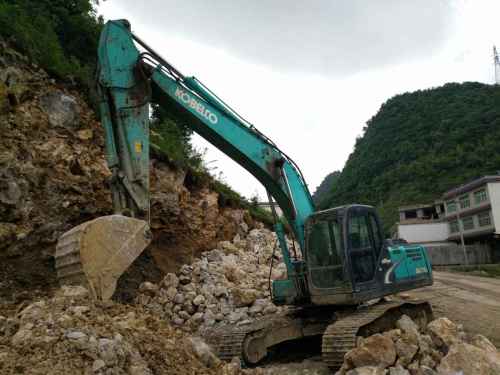 贵州出售转让二手4514小时2013年神钢SK210LC挖掘机